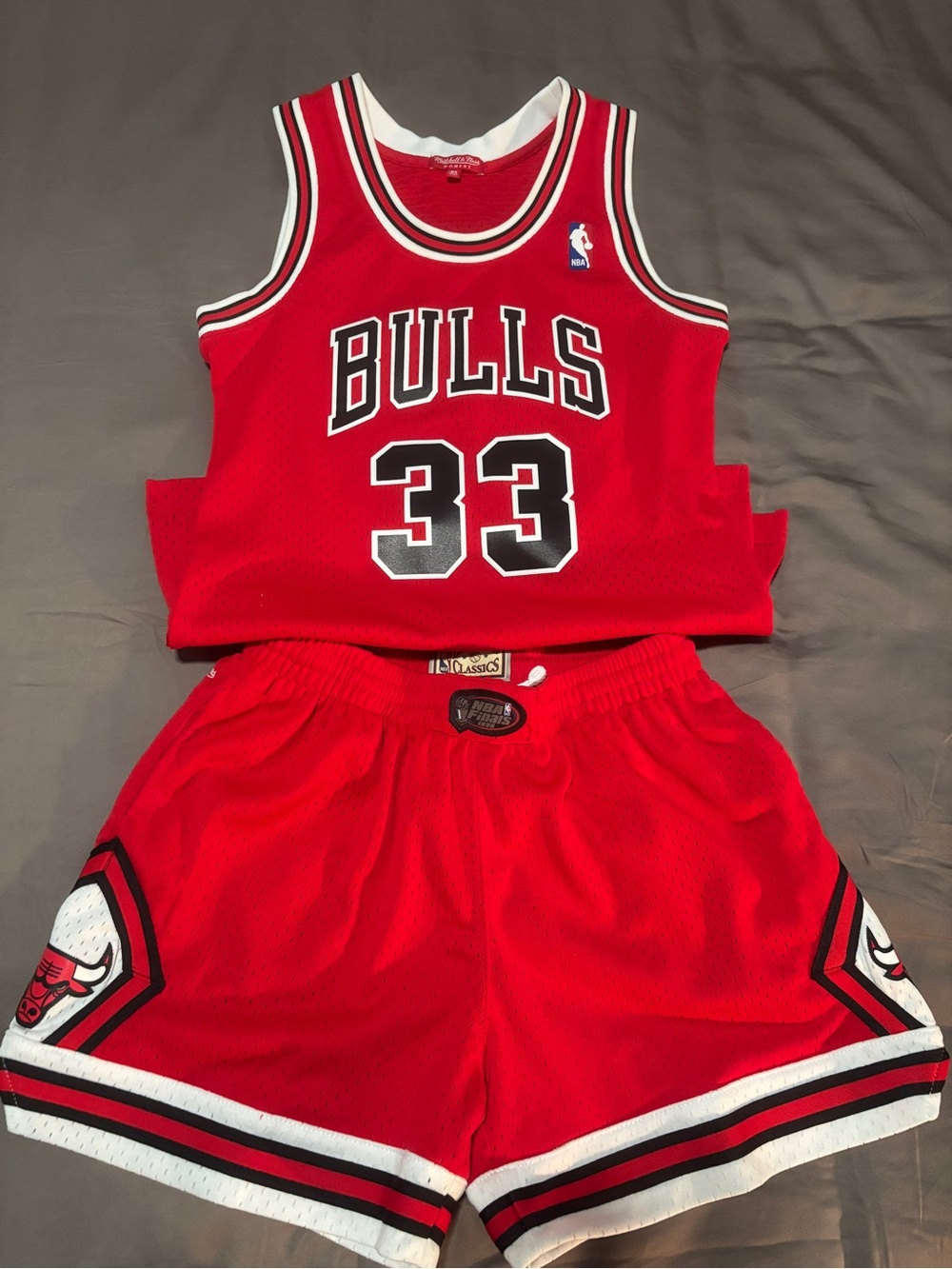 Women’s Chicago Bulls Scottie Pippen #33 Jersey and Shorts Set